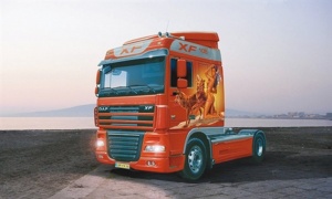 Italeri 3855 DAF XF 105 Space Cab