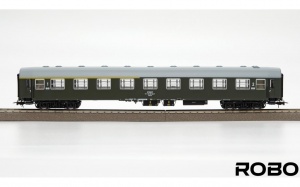 ROBO 233011 wagon osobowy 1/2 kl. typ 104Af PKP Ep.IV oswietlenie LED