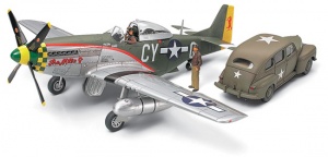 Tamiya 89732 NORTH AMERICAN  P-51D  MUSTANG + U.S.ARMY STAFF CAR